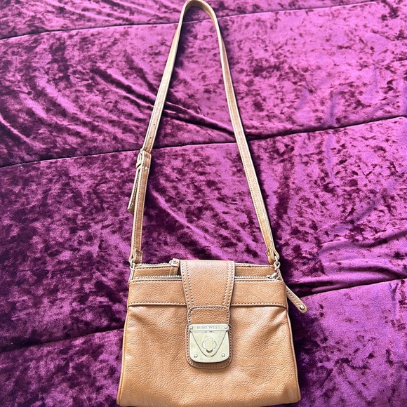 Nine West satchel, light brown,2 pocket zip up sides,small but a lot of storage - Picture 2 of 4